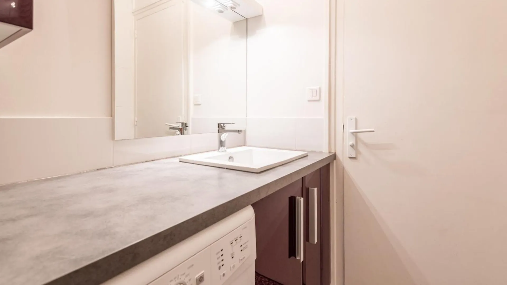 Imperial - Appartement Confortable Pres Du Lac Annecy 0*,  France